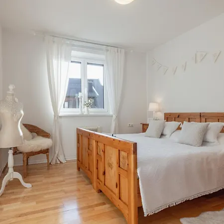 Weisse Wand Apartament *